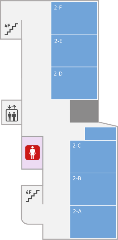 中央に女子トイレがあります。